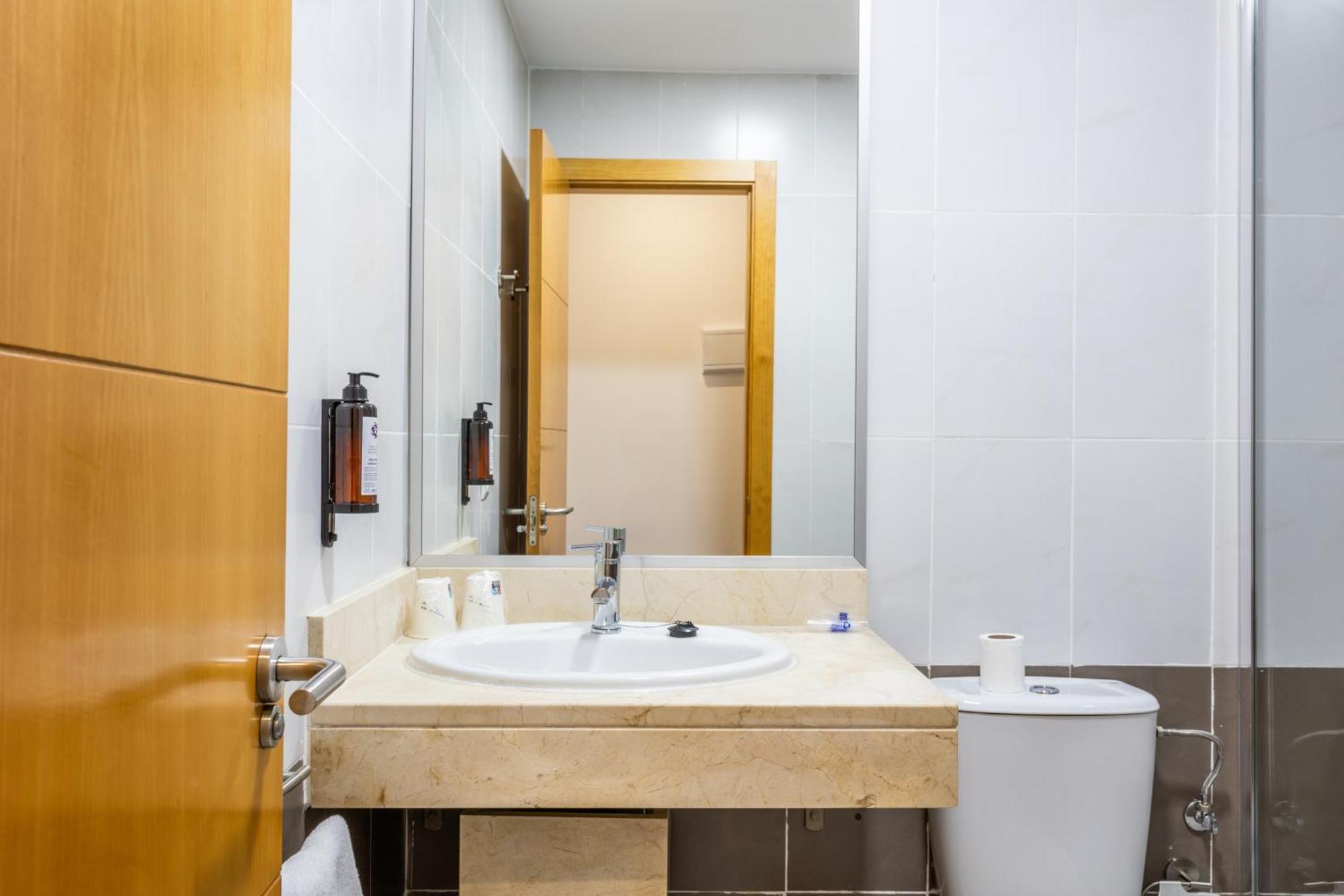 Hotel El Tujjar ลอสบาร์รีออส ภายนอก รูปภาพ